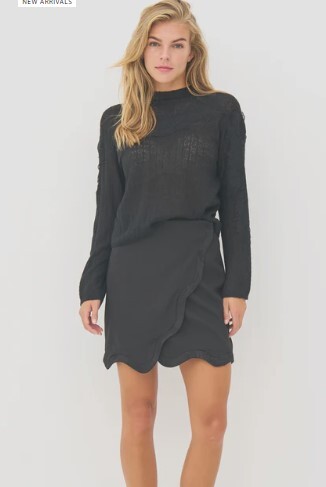 N&uuml;n kaarevareunainen pikkuhame